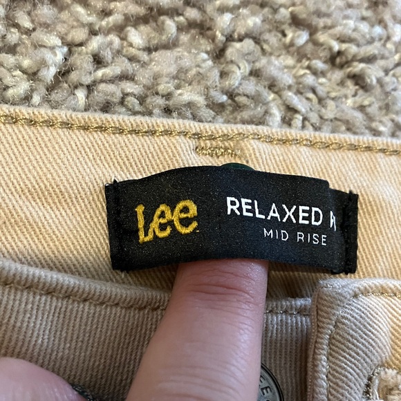 Lee Women's Cropped Beige Jeans - Picture 3 of 14